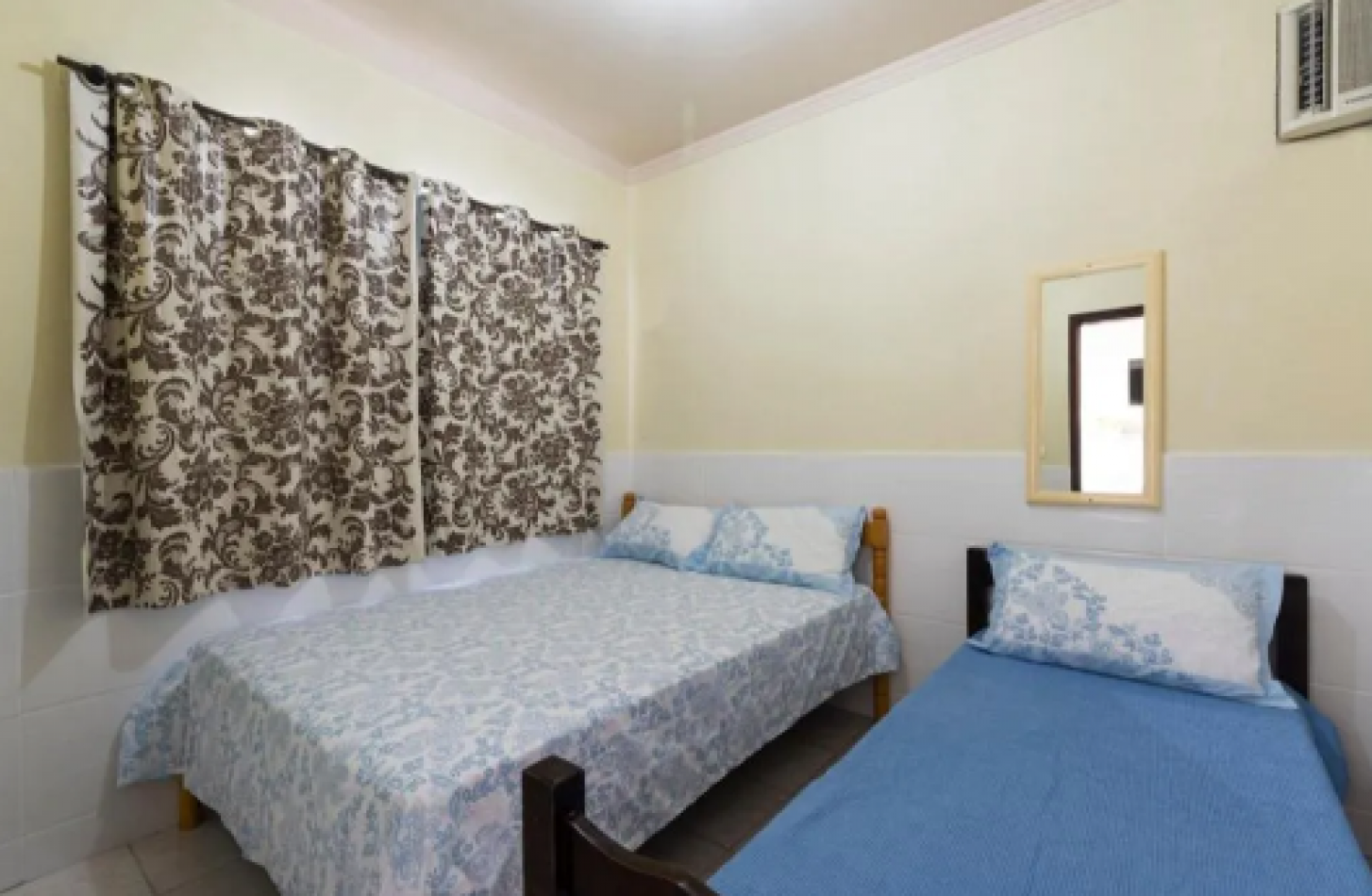 Habitacion triple en posada Balneario Camboriu