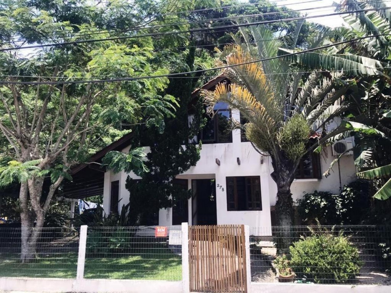 Casa Tres (03) Dormitorios- FRENTE AL MAR