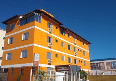 Pousada con Piscina y Desayuno